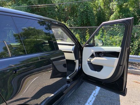 Certified 2023 Land Rover Range Rover SE image 14