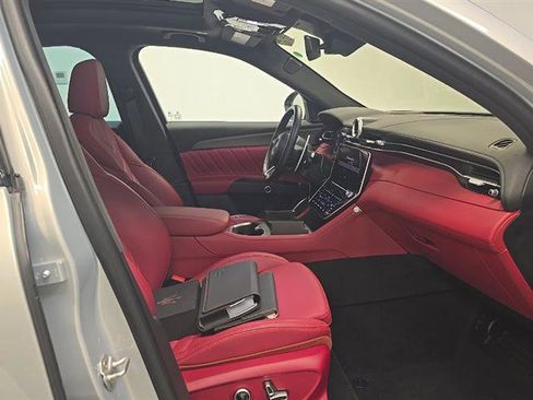 Used 2023 Maserati Grecale Trofeo image 8