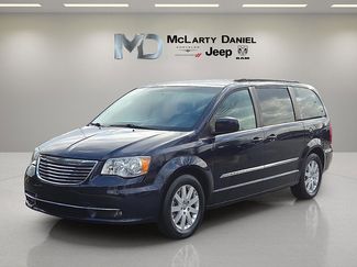 Used 2015 Chrysler Town & Country Touring video 2