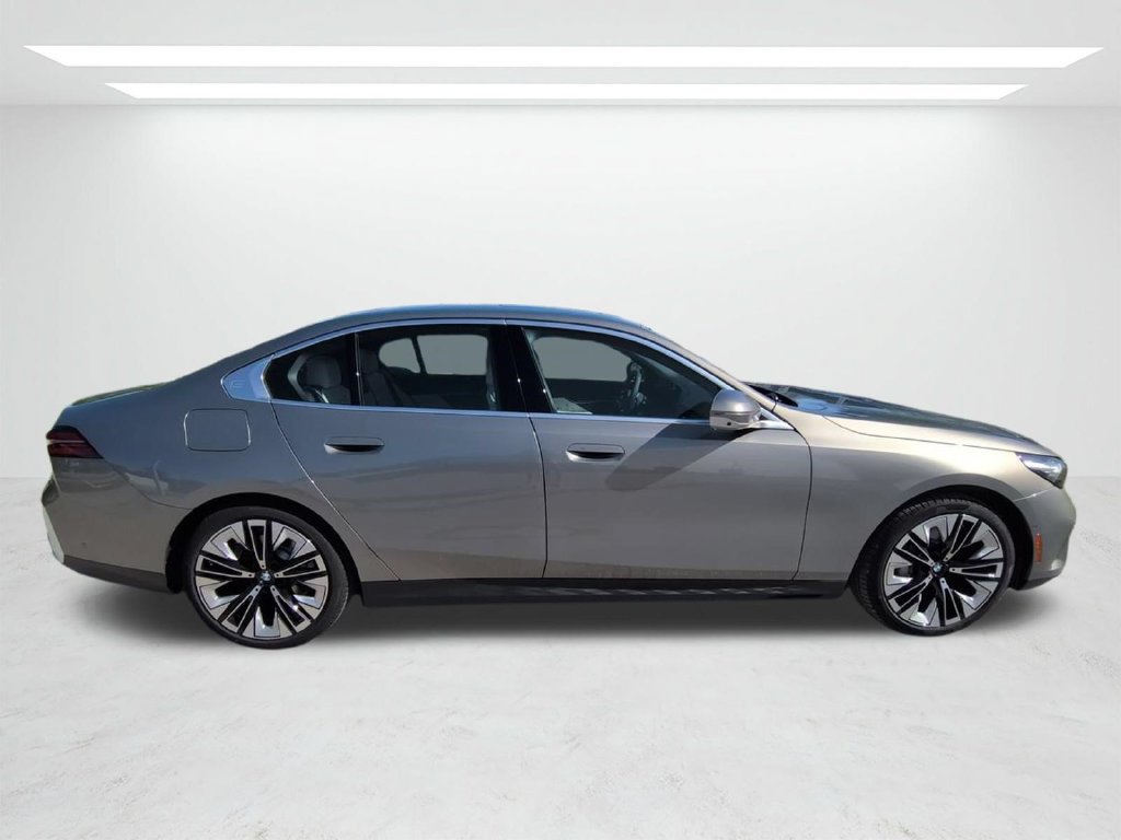 New 2027 BMW 530i xDrive w/ Premium Package AWD/4WD image 3