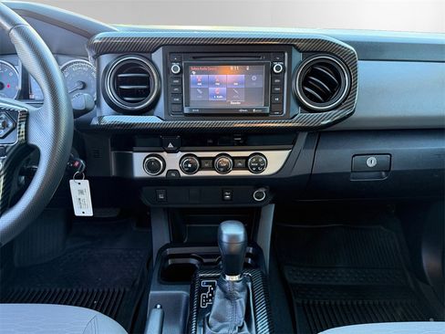 Used 2017 Toyota Tacoma SR5 image 11