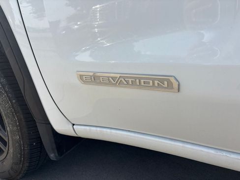 Used 2024 GMC Sierra 1500 Elevation AWD/4WD image 9