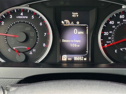 Used 2015 Toyota Camry SE image 31