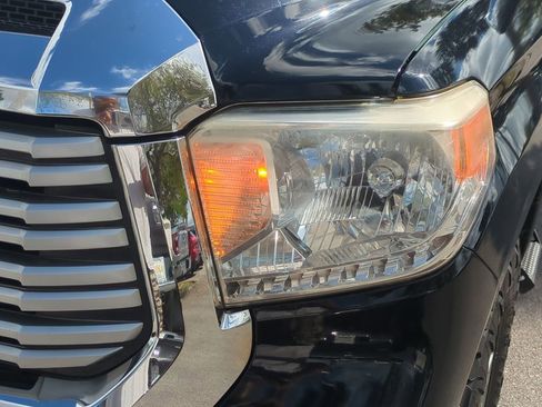 Used 2017 Toyota Tundra Limited w/ Limited Premium Package image 11