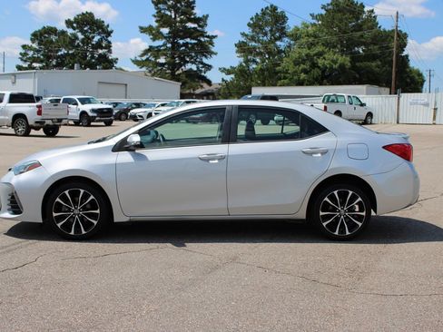 Used 2019 Toyota Corolla SE FWD image 3