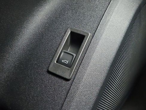 New 2025 Audi Q5 Premium Plus image 16