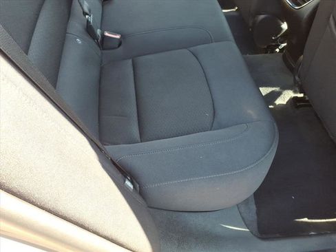 Used 2023 Chevrolet Malibu LT FWD image 17