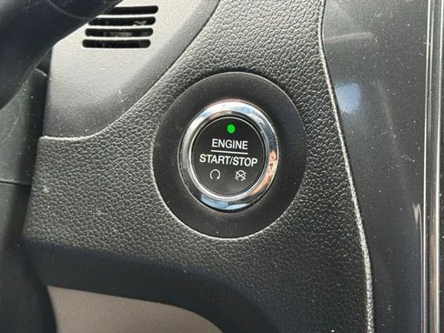 Used 2019 Ford Explorer XLT w/ Equipment Group 202A FWD image 22
