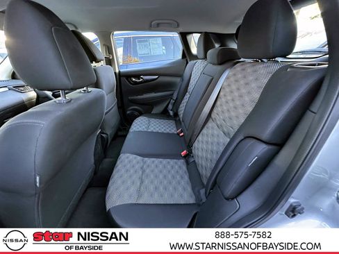 Certified 2022 Nissan Rogue Sport SV image 11