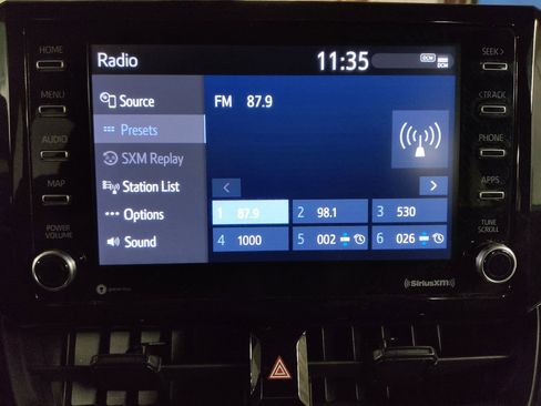Used 2021 Toyota Corolla LE FWD image 25