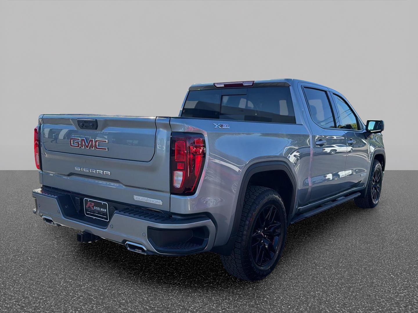 Used 2026 GMC Sierra 1500 Elevation w/ Elevation Premium Package AWD/4WD image 4