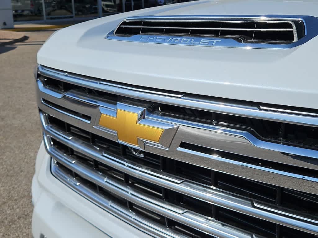 New 2026 Chevrolet Silverado 2500 High Country w/ Technology Package AWD/4WD image 13