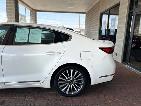Used 2017 Kia Cadenza Premium FWD image 6