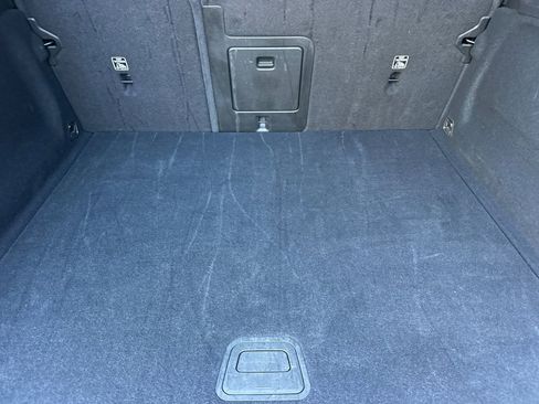 Used 2025 Volvo XC60 B5 Core image 19