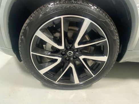 Used 2025 Volvo XC90 B5 Plus w/ Protection Package Premier AWD/4WD image 5