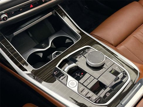 Used 2023 BMW X7 xDrive40i w/ Premium Package image 27