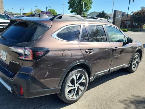 Used 2022 Subaru Outback Limited AWD/4WD image 4