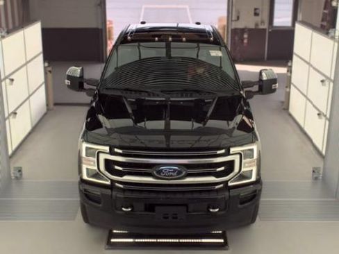 Used 2020 Ford F250 Platinum w/ FX4 Off-Road Package AWD/4WD image 3
