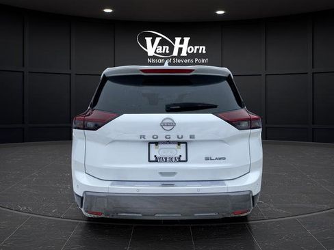Used 2025 Nissan Rogue SL image 13