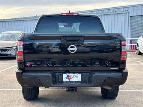 Used 2023 Nissan Frontier SV w/ Midnight Edition Package image 8
