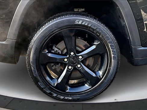 Certified 2023 Jeep Grand Cherokee L Laredo image 36