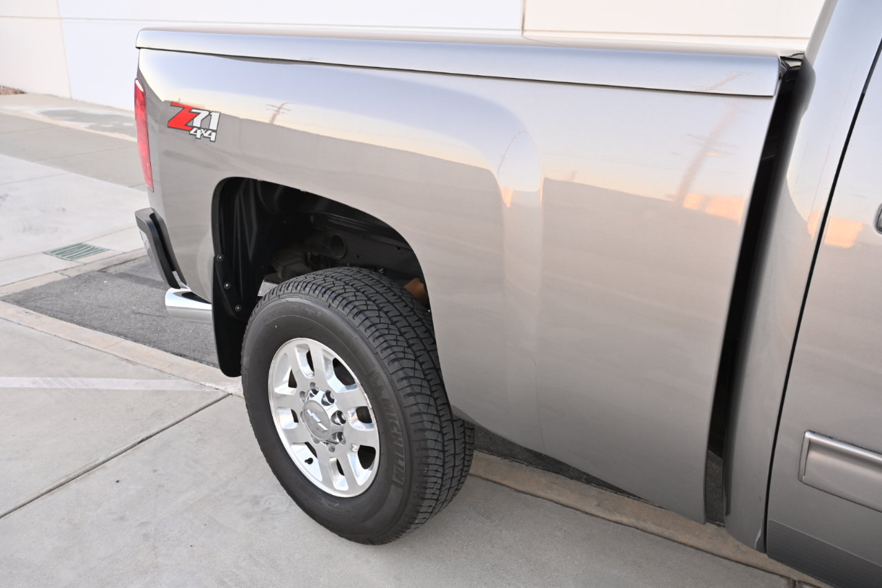 Used 2013 Chevrolet Silverado 2500 LTZ w/ LTZ Plus Package AWD/4WD image 33