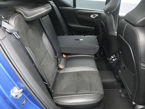 Used 2021 Volvo XC40 T4 R-Design w/ Protection Package Premier FWD image 27