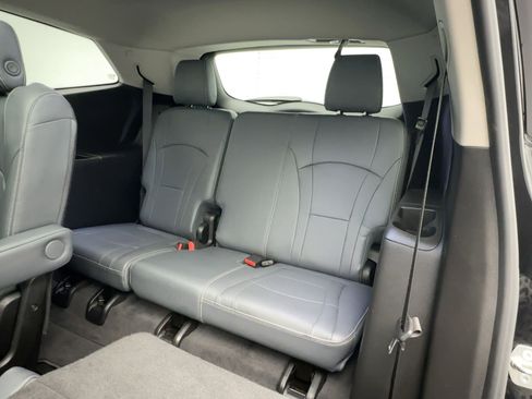 Used 2018 Buick Enclave Essence image 32