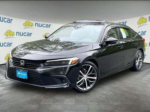 Used 2023 Honda Civic Touring image 3