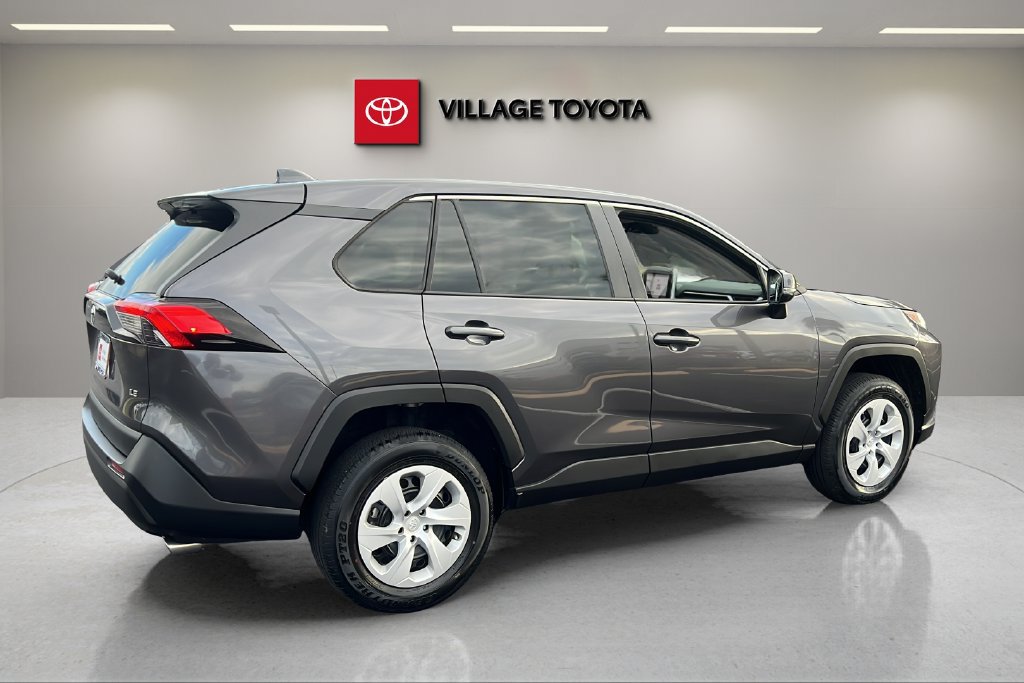 Used 2024 Toyota RAV4 LE FWD image 5