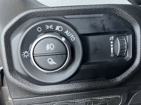 New 2025 Jeep Gladiator Sport image 18