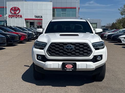 Used 2023 Toyota Tacoma TRD Sport w/ Technology Package AWD/4WD image 2