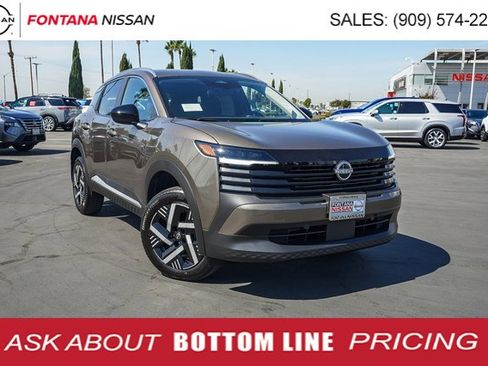 New 2026 Nissan Kicks SV image 1