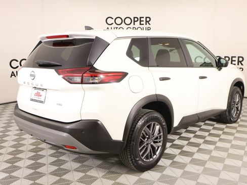 Used 2023 Nissan Rogue S image 19