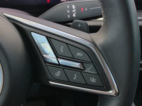 Used 2025 Buick Envision Preferred AWD/4WD image 32