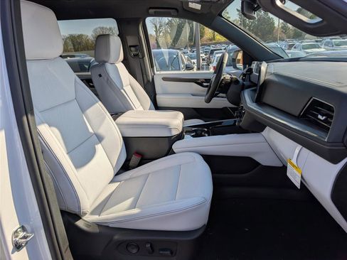 New 2026 Chevrolet Tahoe Premier RWD image 8