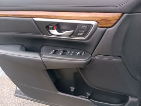 Used 2019 Honda CR-V Touring image 12