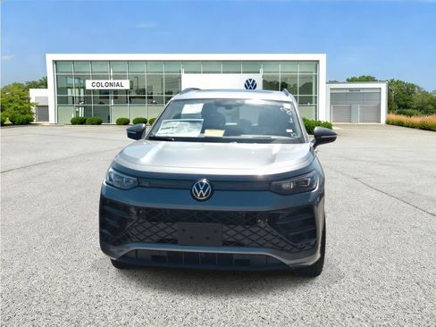 New 2026 Volkswagen Tiguan SE R-Line AWD/4WD image 3