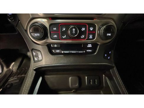 Used 2016 GMC Yukon XL Denali image 13