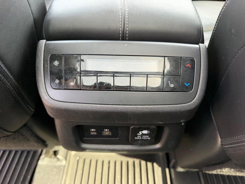 Used 2023 Nissan Pathfinder Platinum AWD/4WD image 11