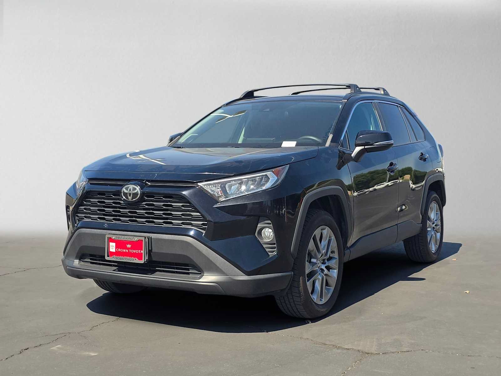 Used 2019 Toyota RAV4 XLE Premium w/ Carpet Mat Package FWD image 7