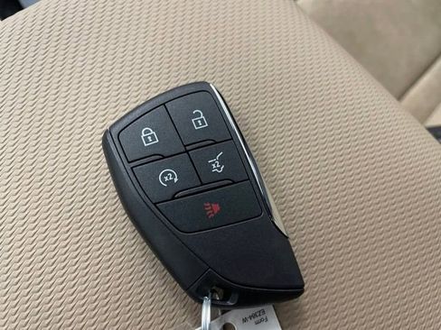 New 2025 Chevrolet Equinox ACTIV w/ Safety and Technology Package image 18