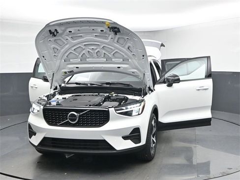 New 2026 Volvo XC40 B5 Core w/ Climate Package image 51