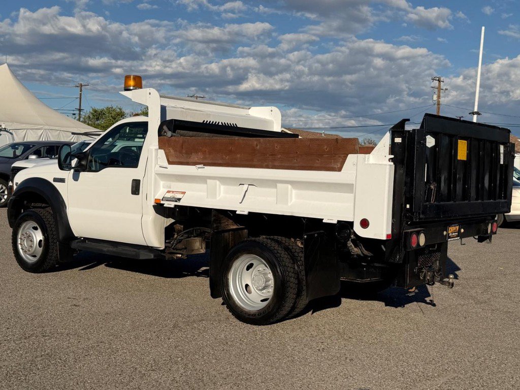 Used 2006 Ford F550 2WD Regular Cab Super Duty image 9