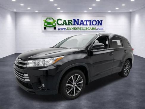 Used 2017 Toyota Highlander XLE AWD/4WD image 1