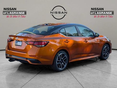 Certified 2025 Nissan Sentra SR FWD image 6
