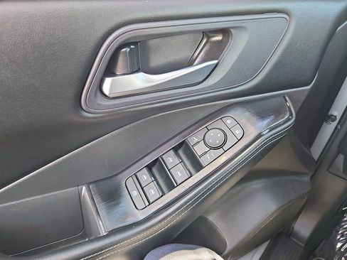 Used 2025 Nissan Rogue SV image 22