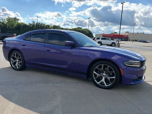 Used 2016 Dodge Charger R/T w/ Plus Group RWD image 26