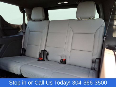 Used 2024 GMC Yukon SLT AWD/4WD image 15