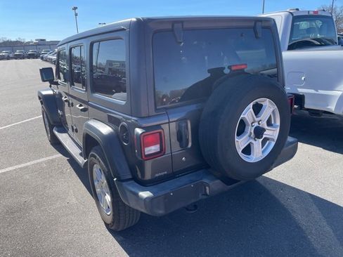 Used 2018 Jeep Wrangler Unlimited Sport S image 4
